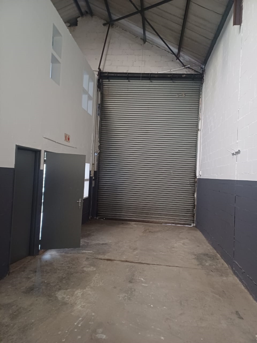 To Let Commercial Property for Rent in Okavango Park Western Cape